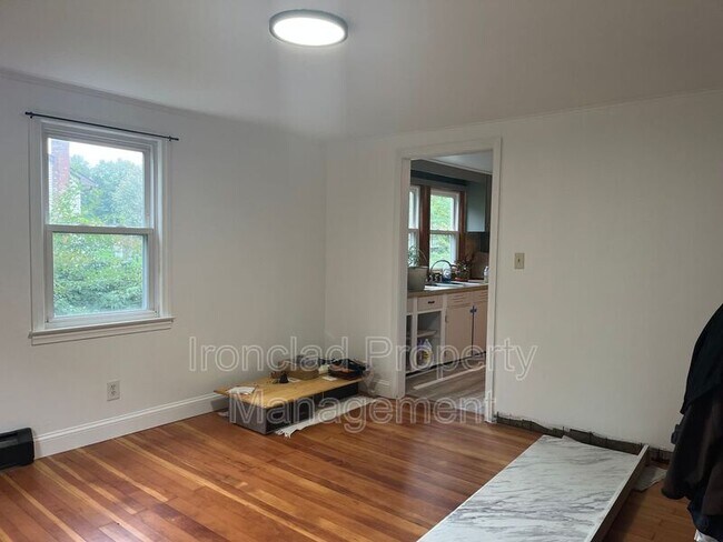 Building Photo - 1262 Meriden Ave