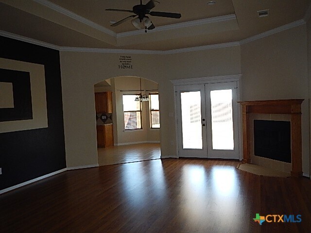Building Photo - 406 Hedy Dr