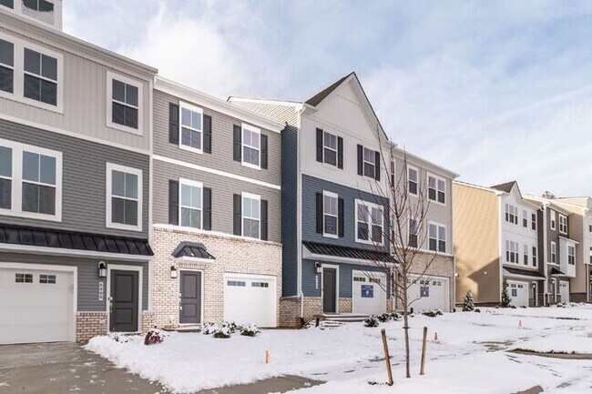 Foto del edificio - For Rent – Brand-New 3-Story Townhome in Harpers Mill