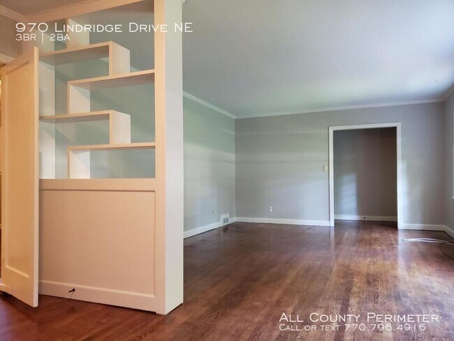 Foto del edificio - 970 Lindridge Dr NE
