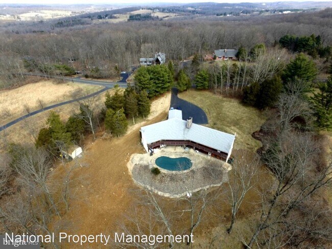 Foto del edificio - 155 Pleasant Valley Rd