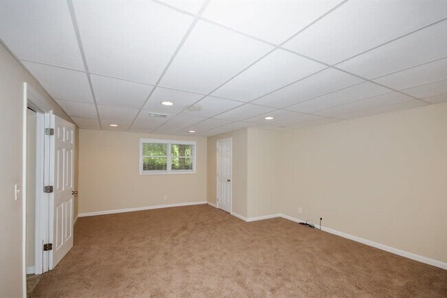 Foto del edificio - 390 Oak Landing Cir