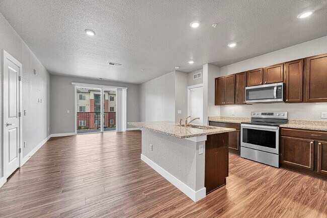 Foto del edificio - $1,775 - 2 Bed, 2 Bath Condo in Aurora wit...