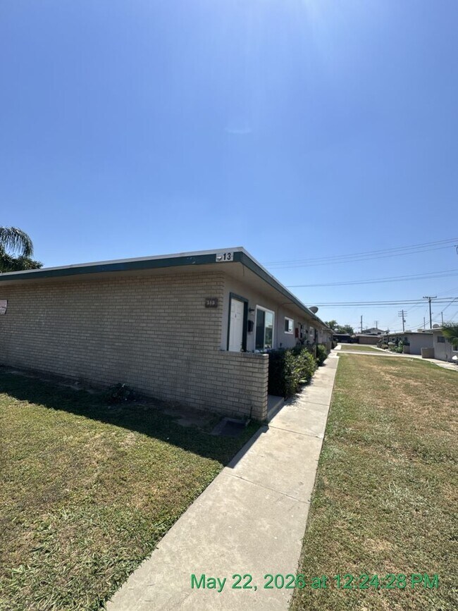 Building Photo - 513 E Myrtle Ave