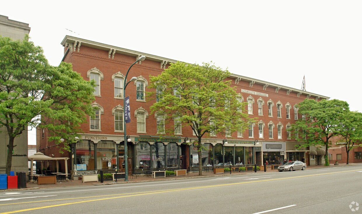 Building Photo - 177 Main St