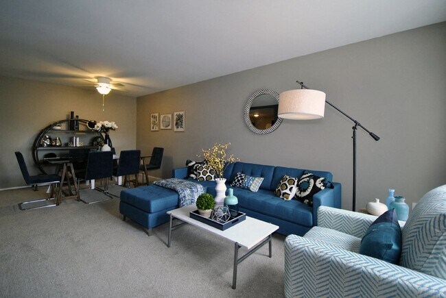 Foto del edificio - Village Green of Lansing Apartments