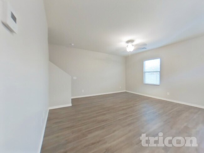 Foto del edificio - 4521 W Saddlebush Way