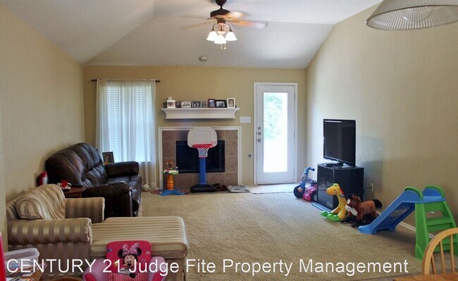 Building Photo - 3 br, 2 bath House - 5939 Waterford Drive