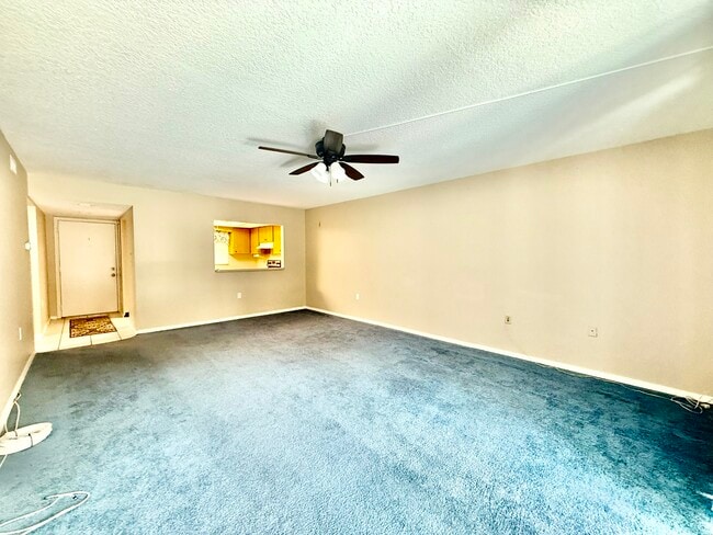 Building Photo - 2400 Winding Creek Blvd