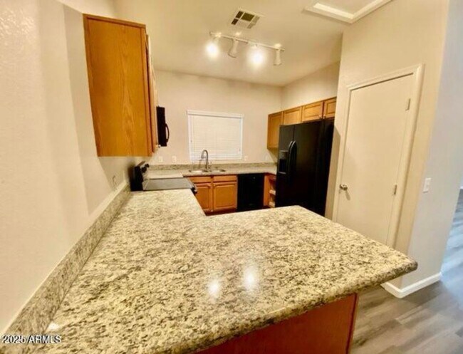Foto del edificio - 4056 E Abraham Ln