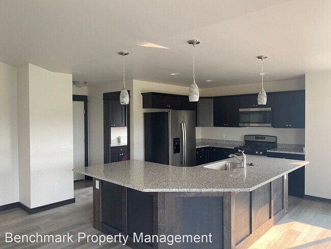Building Photo - 3 br, 2 bath House - 1520 Oakwood Dr