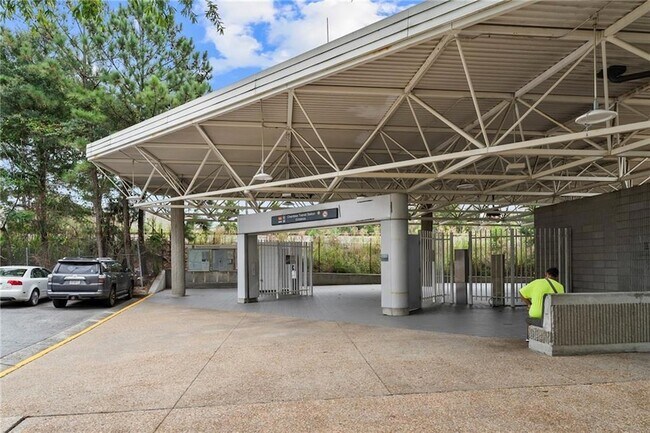 Foto del edificio - 5300 Peachtree Rd