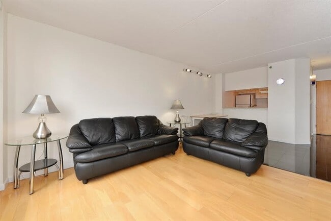 Photo - 4 Martine Ave Apartment