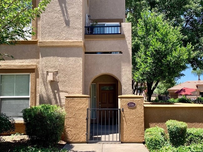 Two Bedroom & Two Bathroom Condo in Syrah at Natomas Park - Two Bedroom & Two Bathroom Condo in Syrah at Natomas Park