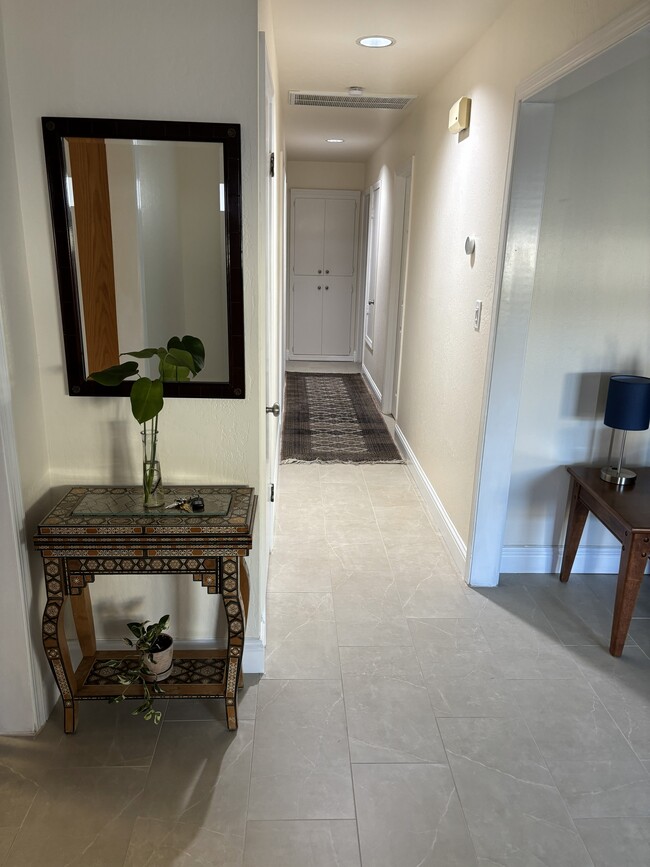 Foto del edificio - 520 Linford Pl