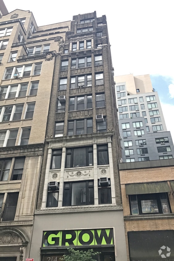 Building Photo - 214 W 30th St