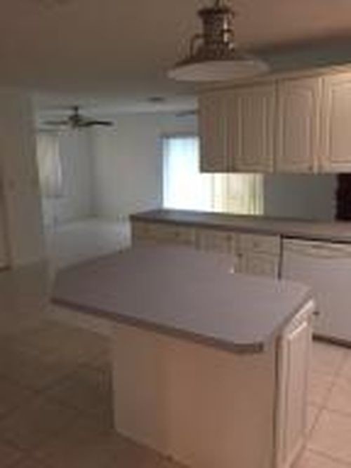 Building Photo - 4560 Brandywine Dr