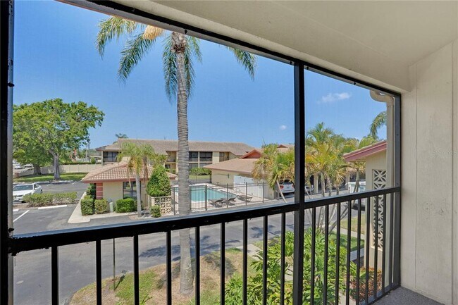 Building Photo - 2415 Bayshore Gardens Pkwy