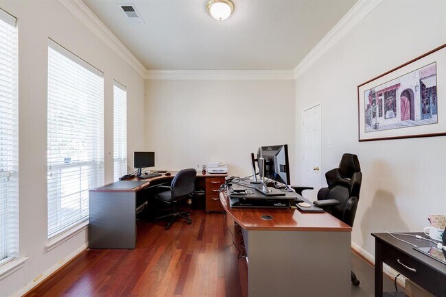 Building Photo - 10103 Cottonwood Canyon Dr