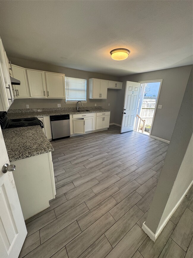 Foto del edificio - 8502 N Main St