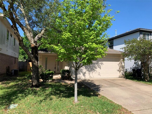 Foto del edificio - 11506 Bruce Jenner Ln