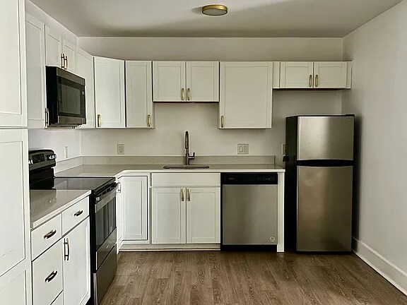 Foto del edificio - 7111 Porcher Dr