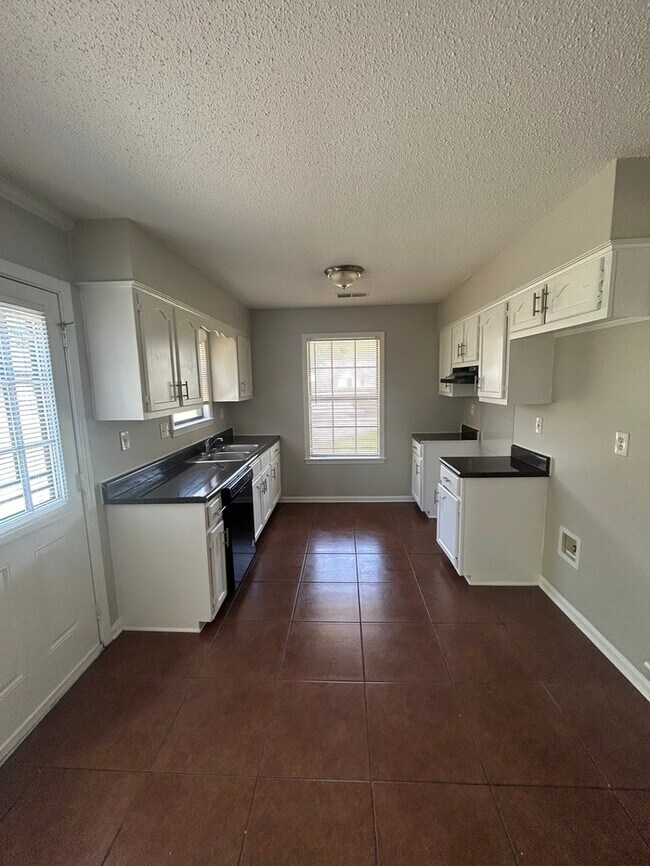 Foto del edificio - $500 OFF FIST MONTH'S RENT!