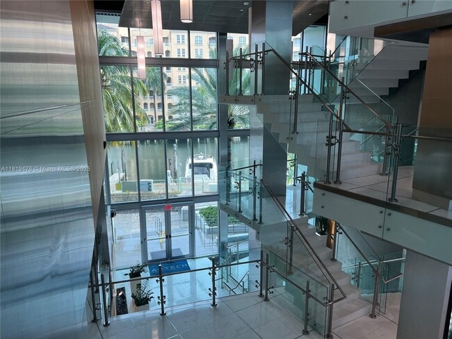 Foto del edificio - 2950 NE 188th St
