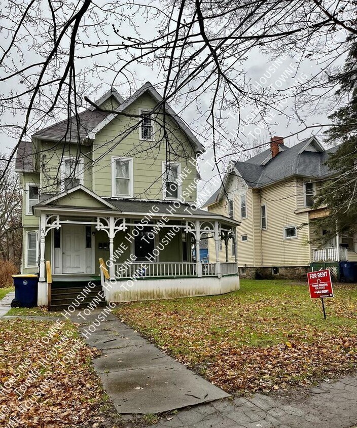 Foto principal - 321 Washburn St