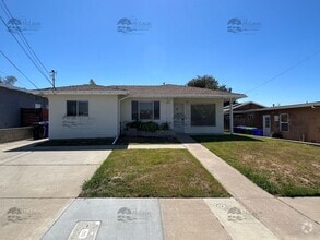 Building Photo - 3830 Boren St