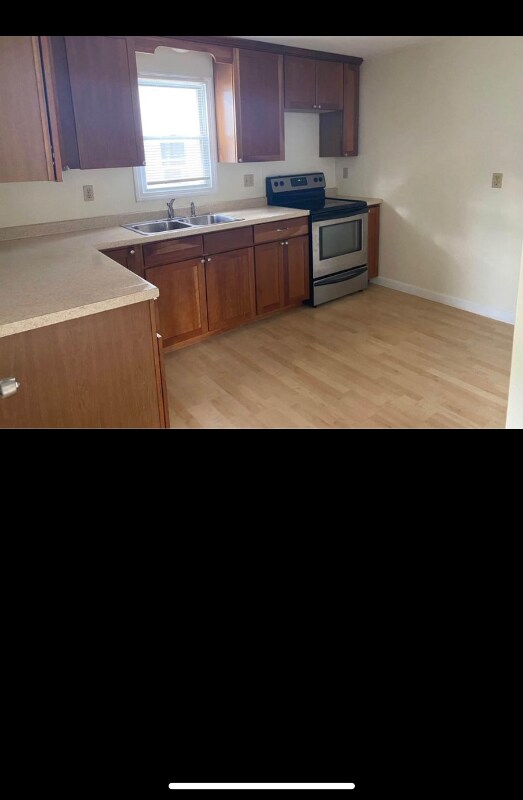 47 Drummond St, Auburn, ME 04210 Room for Rent in Auburn, ME