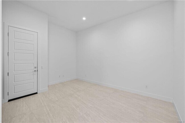 Building Photo - 20048 Mersey Lane, Los Angeles, CA 91326 -...