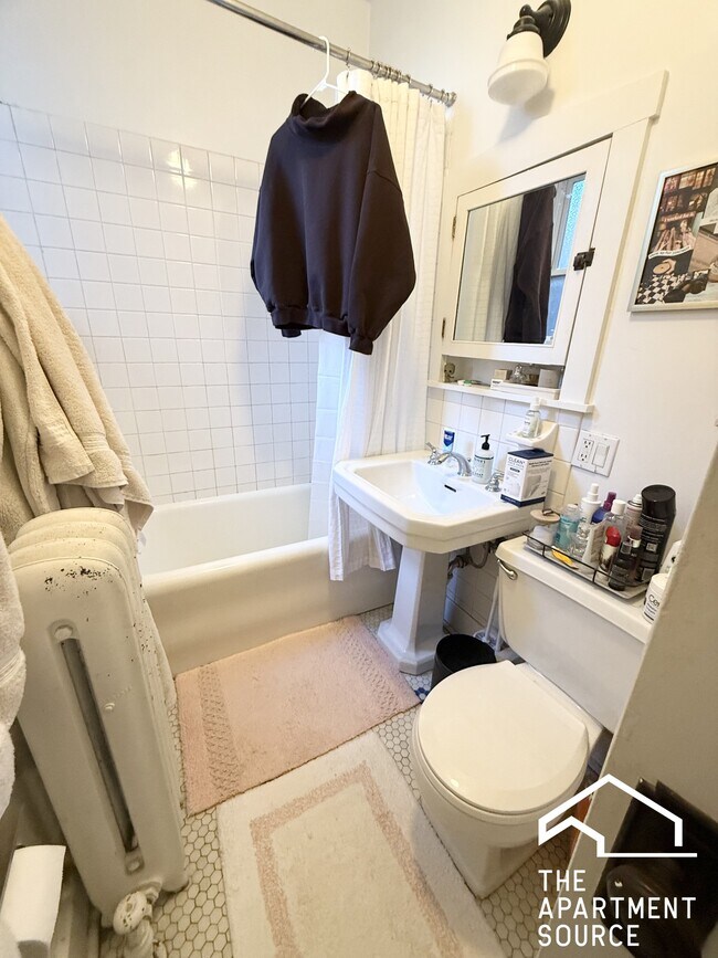 Foto del edificio - 822 W Wrightwood Ave