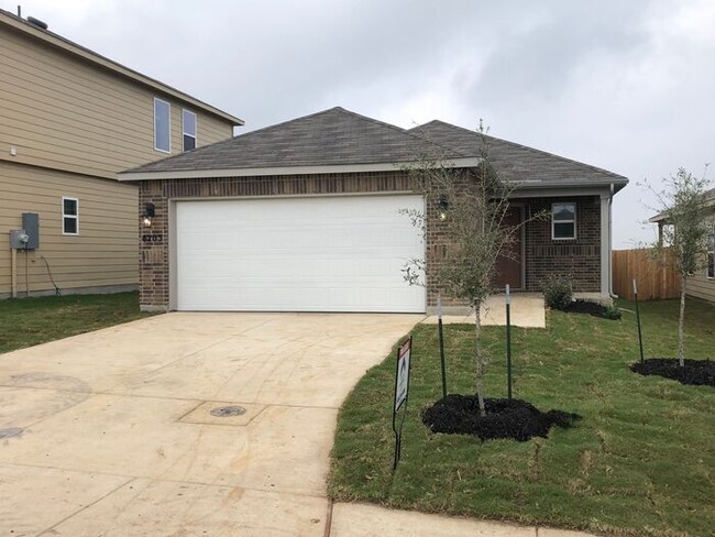 Building Photo - *$99 MOVE-IN SPECIAL* | Four Bedroom | Two...