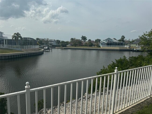 Foto del edificio - 5714 Tides Pl