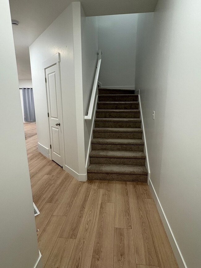 Building Photo - Charming 3BR Townhome in Eagle Mountain
