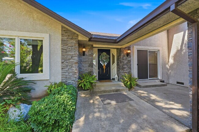 Foto del edificio - Beautiful Executive Level Rental on Golf Course