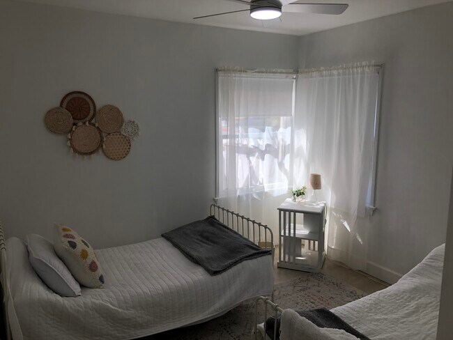 Foto del edificio - 10802 Howard St