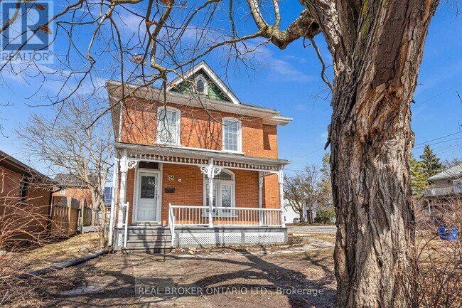 Building Photo - 52 Victoria Ave