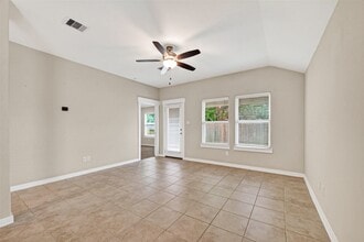 Building Photo - 252 Laura Leigh Ln