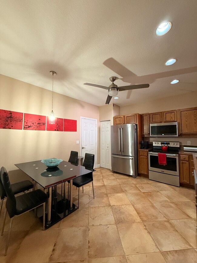 Foto del edificio - 9527 Brookville Ct