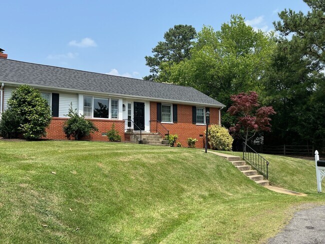 Building Photo - Warrenton