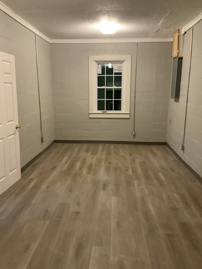 Foto del edificio - 131 E Main St