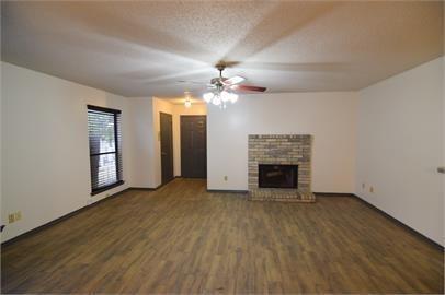 Building Photo - 1233 Armadillo Rd