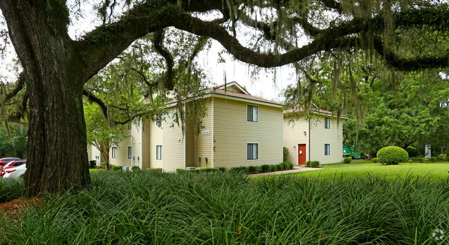 Foto del edificio - Chartre Oaks Apartments