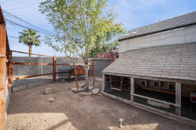 Foto del edificio - 4515 W Shaw Butte Dr