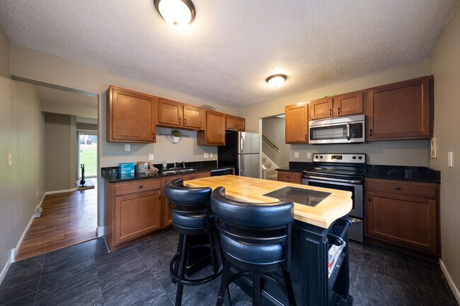 Building Photo - 2370 Dorland Ln