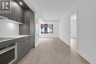 Building Photo - 259 The Kingsway