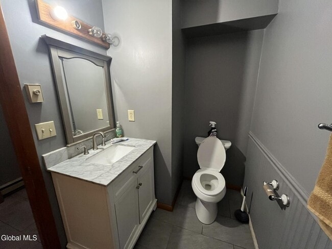 Building Photo - 3 Chrisken Dr