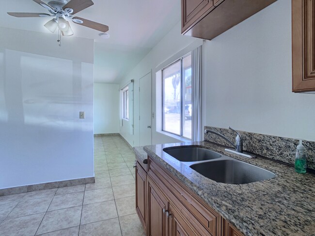 Building Photo - 9747 Riverview Ave